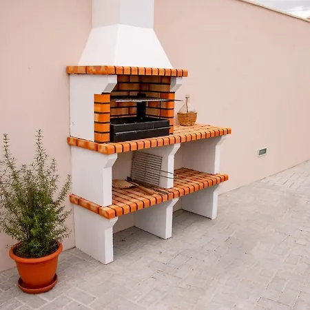 וילה Palmira's - Relaxing Countryside House In בטלייה