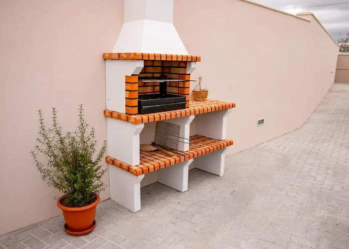 וילה Palmira's - Relaxing Countryside House In בטלייה